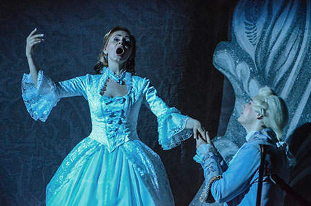 旅行時，試著安排時間去聆賞歌劇