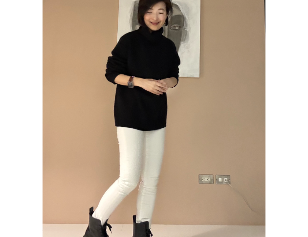 100% Cashmere 喀什米爾四層極厚紡黑色毛衣 （完售）