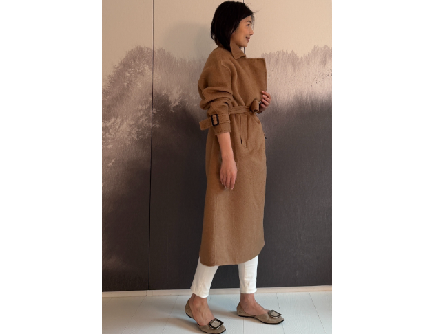 大開領駱駝絨棕色大衣